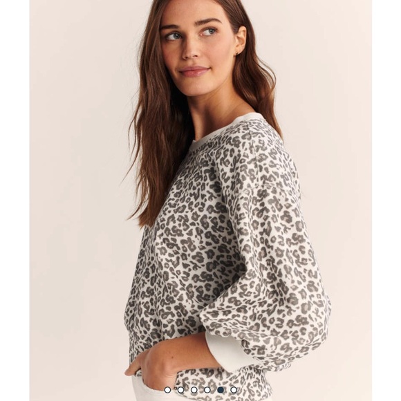 Abercrombie Puffed Sleeve Cropped Sweatshirt NWOT - Picture 3 of 13